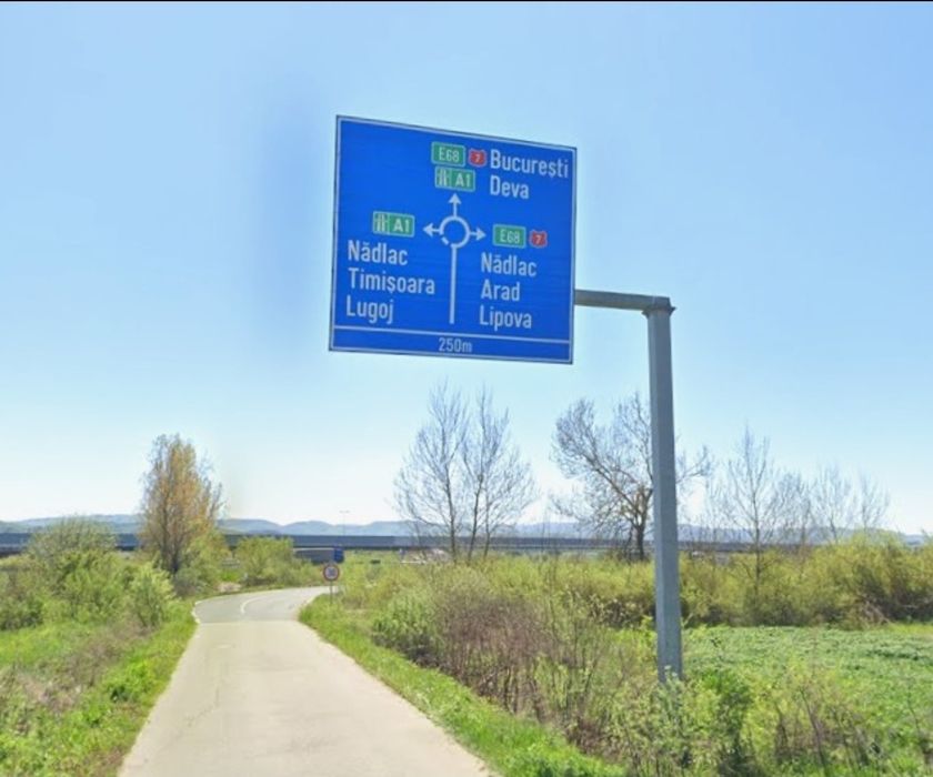 Vând teren intravilan CF. 66354, de 3.278 mp, front stradal de 41,09 m