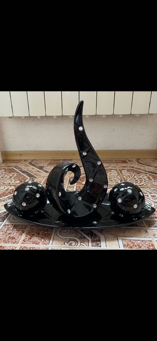 Сувенир от висококачествен порцелан с елементи на Сваровски