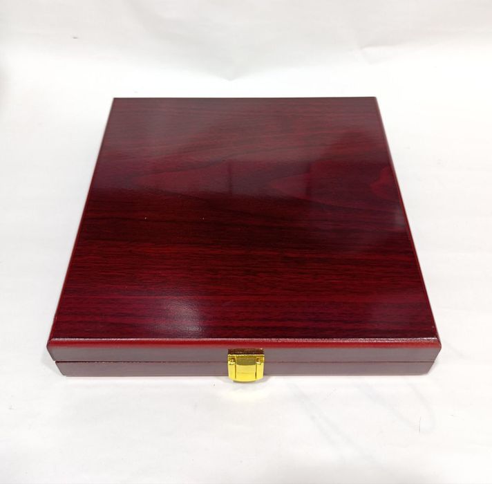 Наградная плакетка в подарочном футляре