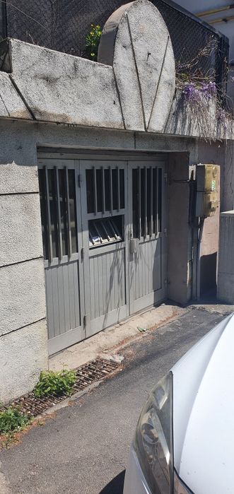 Inchiriez apartament in vila/ curte /