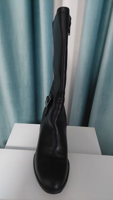 Cizme negre de piele