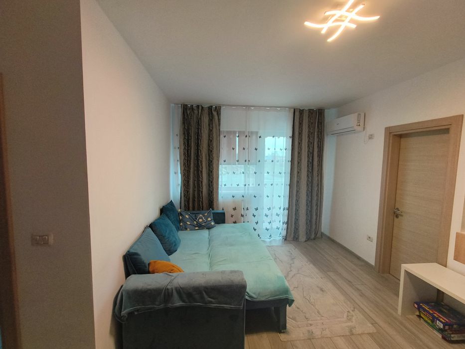 Închiriez apartament
