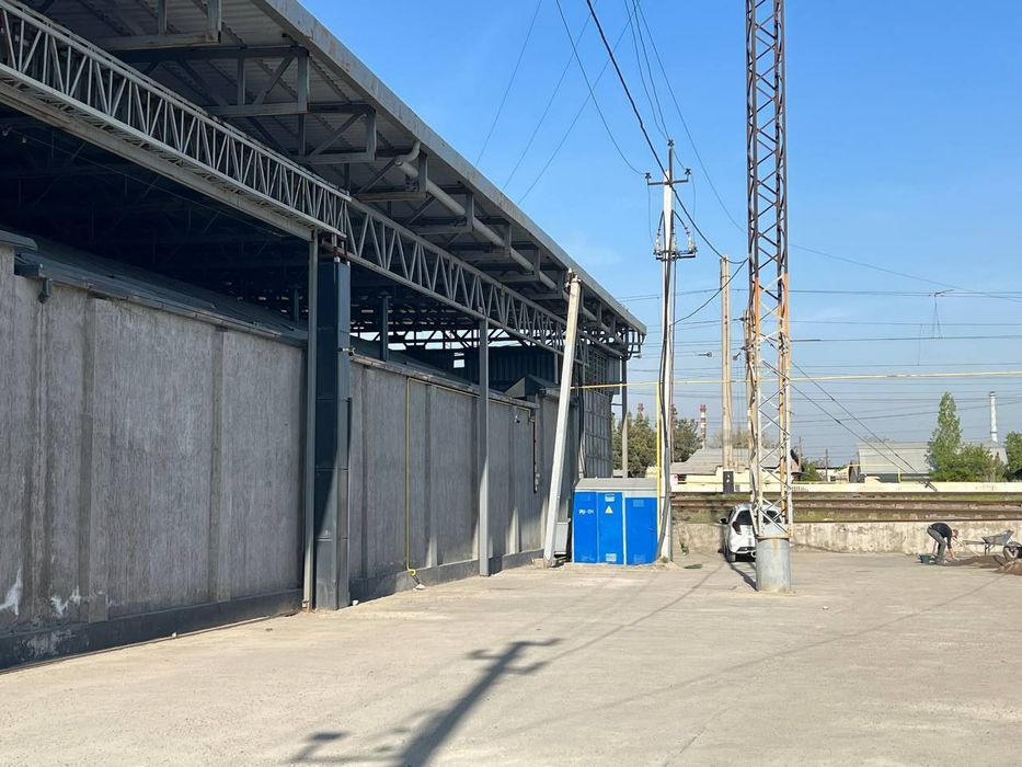 Сдаётся в аренду 8 000 м² склад.