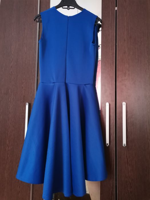 4 rochii de vânzare