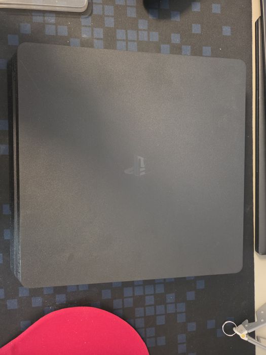 PlayStation 4 Slim Modat