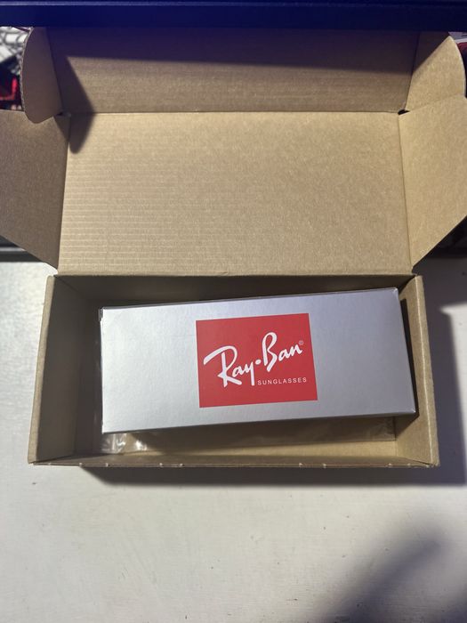 Очки солнцезащитные