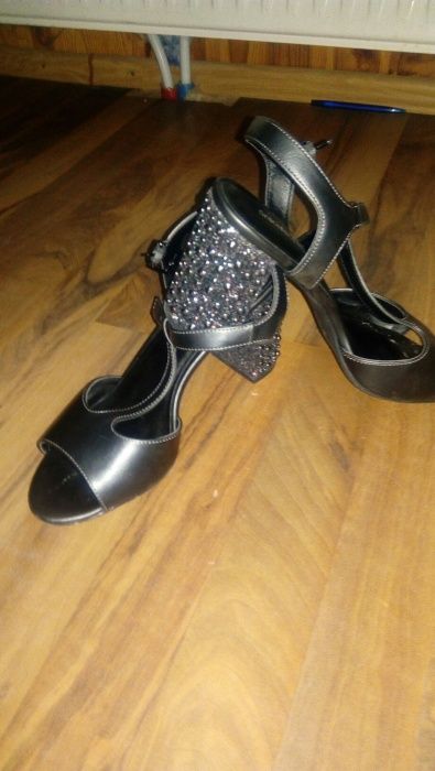 Sandale ocazie deosebite