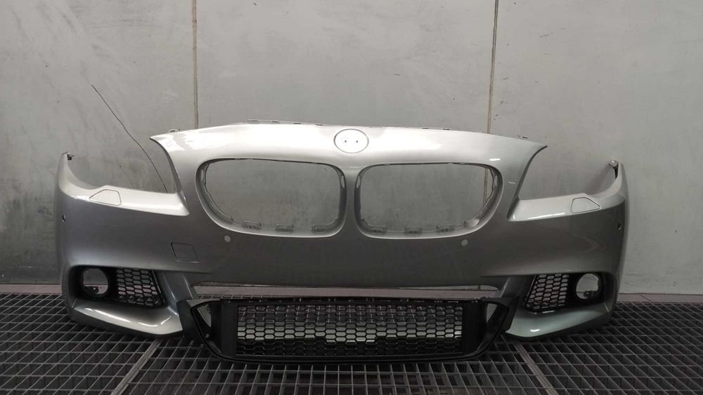 Bara Fata BMW F10 An 2010-2013 M Look (354 (Gri Deschis / Argintiu))