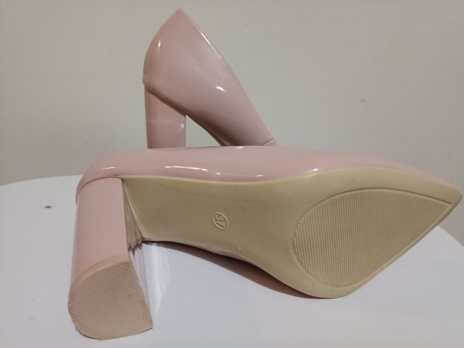 Обувки  на  ток розови