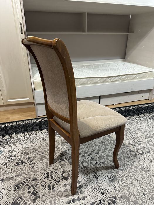 Продам стул деревянный