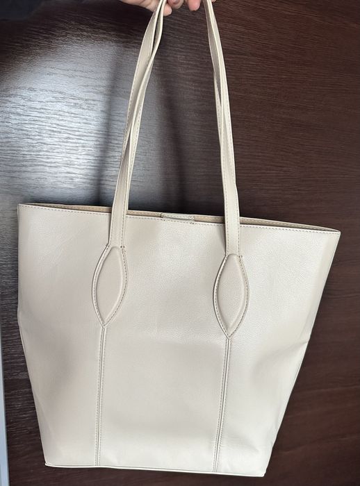 Бежова кожена чанта ZARA