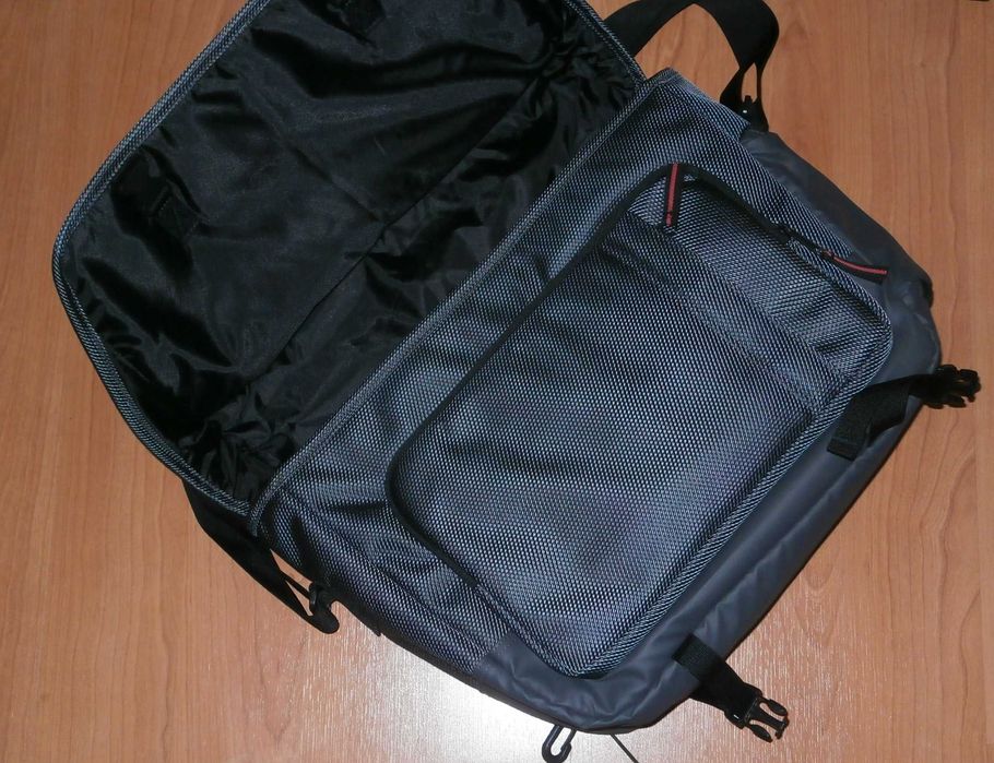 Geanta messenger Eastpak Bonell Cnnct Briefcase 16″ noua