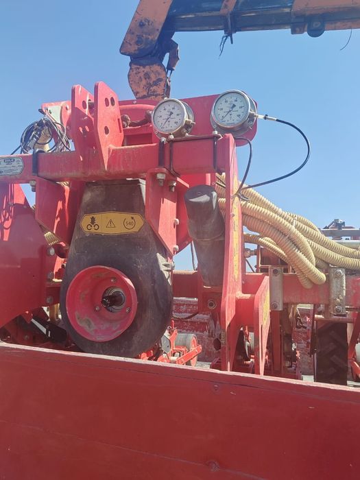 Селхоз техника для посева уборки