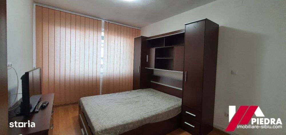 Vand apartament de 3 camere,decomandat,situat pe Mihai Viteazu,etaj 7