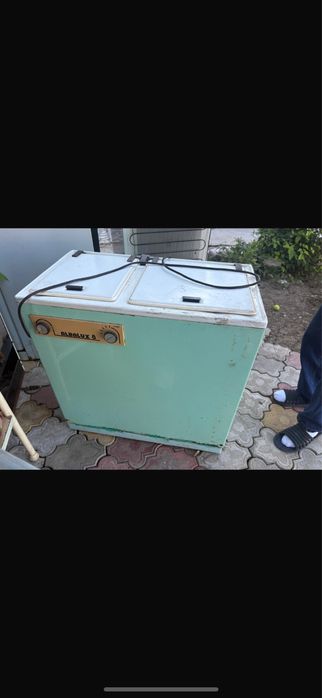 Vand aragaze masini spalat rufe/vase frigidere pt voucher emag altex flanco iasi electrocasnice defecte 30 lei bucata.Smash room de spart (wc ghiuveta
