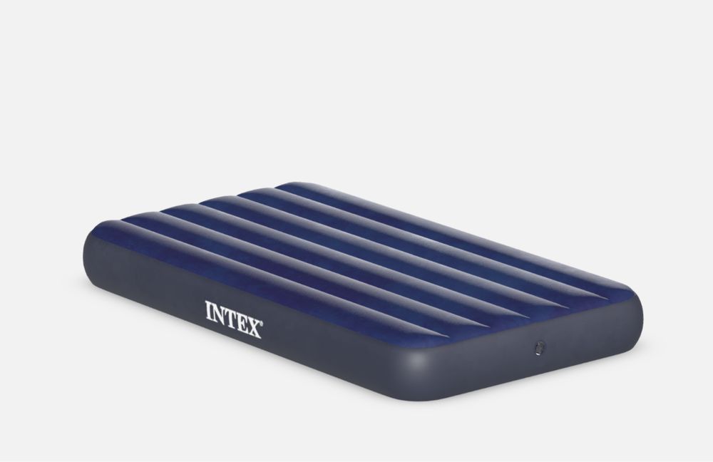Надуваем матрак INTEX