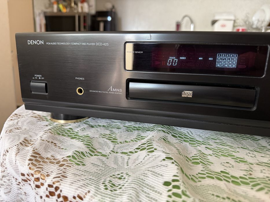 Denon DCD-425 CD player