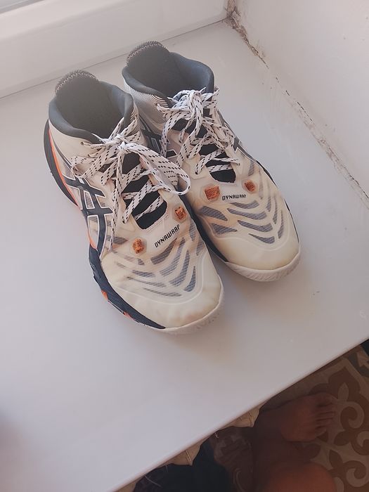 ASICS кроссовкасы сатылады!!!