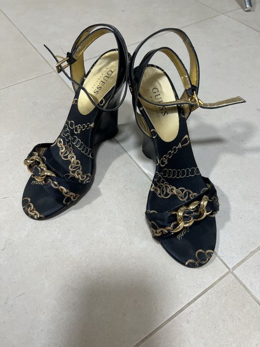 Sandale Guess ..stare foarte buna