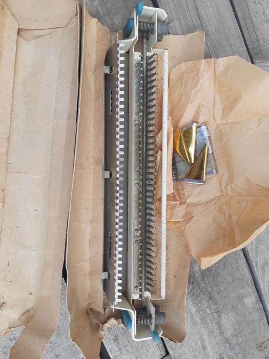 Машинка вязальная