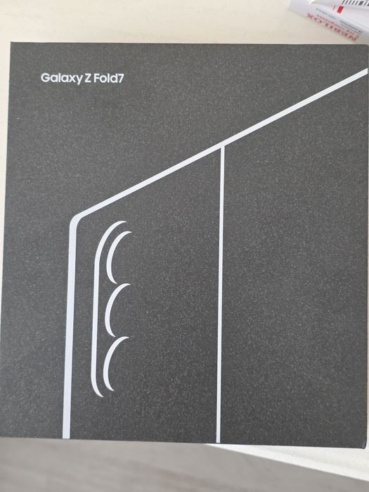 Vand telefon SAMSUNG FOLD 77 7