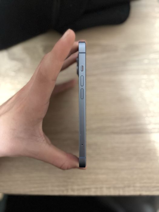 Продавам iphone 14 blue 128