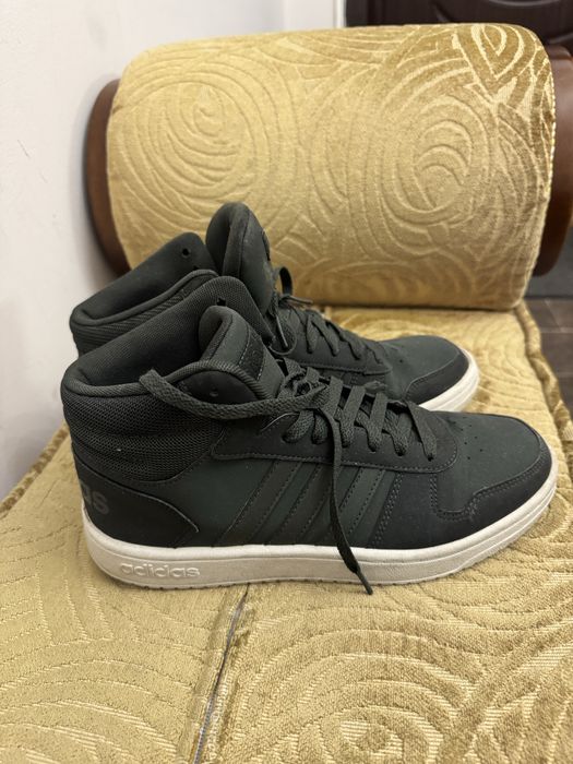 Продам осень/весна обувь Adidas