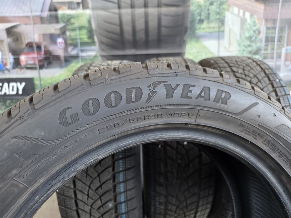 225/55/18 Goodyear 4бр