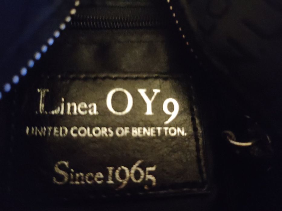 Малка черна чантичка Benetton