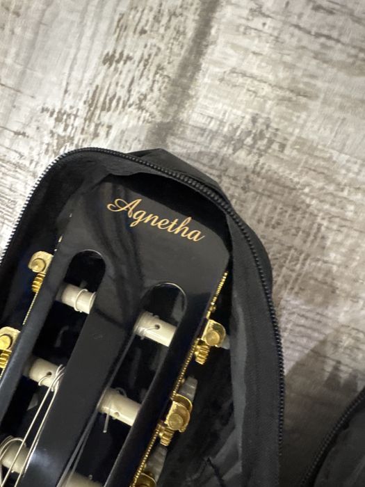 Гитара 6 струн! В отличном состояние