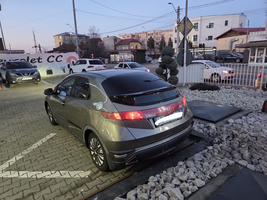 Vând Honda Civic 1.8 Confort benzină