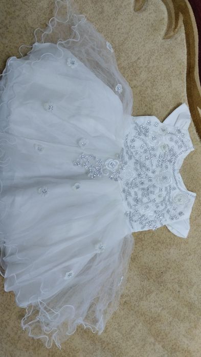 Продам новые детские платье