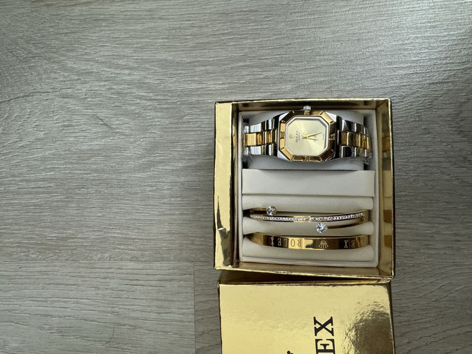 Продам новые часы с браслетом