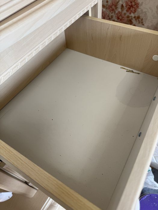 Комод и две тумбы