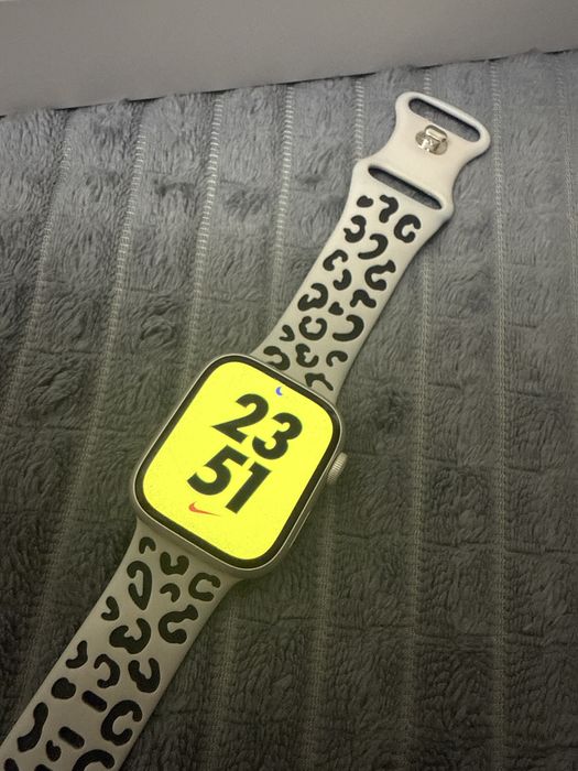 Apple Watch Series 8. Starlight 41мм S/M