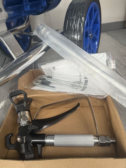 Pompa airless 220v 4,9kw vopsit completa furtun pistol diuza noua