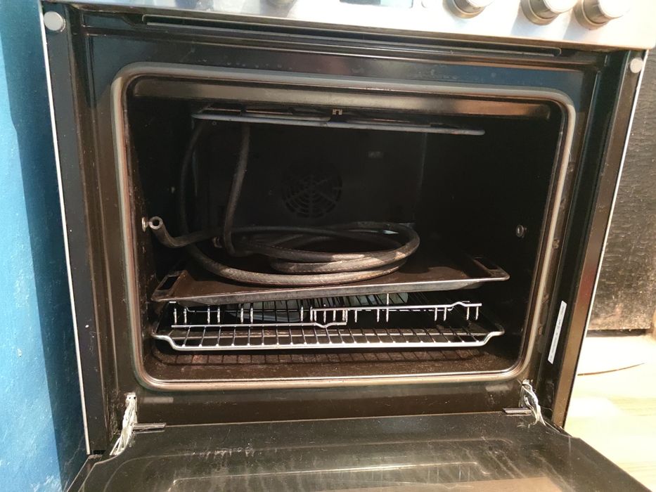 Продам газ плиту BOSCH