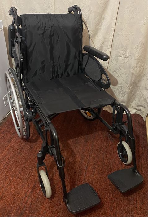 SScaun cu rotile handicap batrani