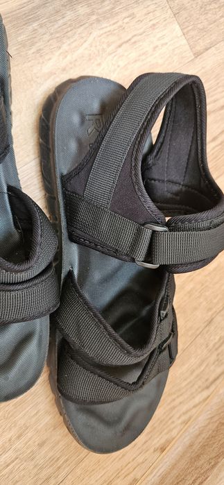 Продам сандали подростковые