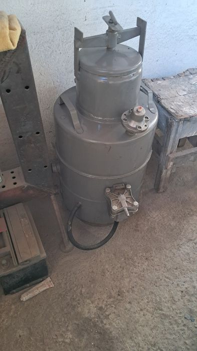 Продаётся вот эти инструменты и радиатор