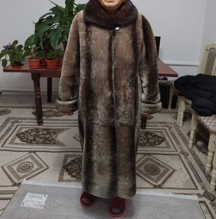 Продам Мутоновую шубу