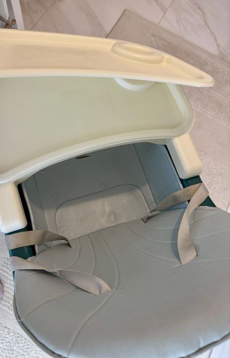 Scaun masa bebe in stare buna