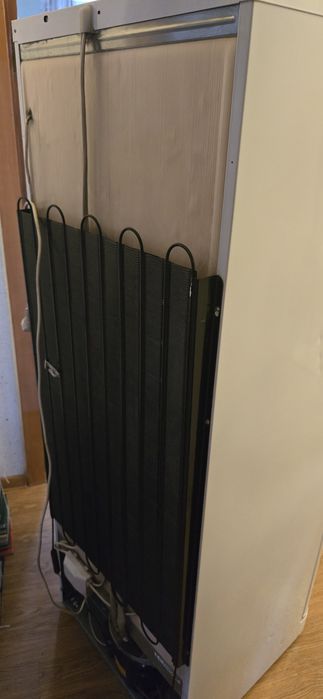 Холодильник Indesit в хорошем состоянии