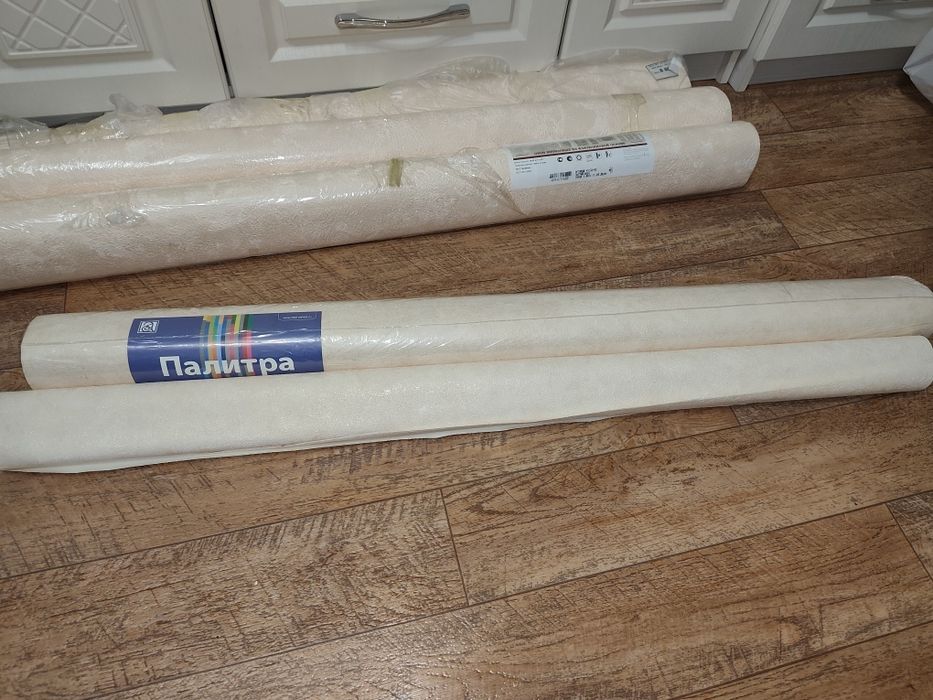 Продам обои 3 рулона