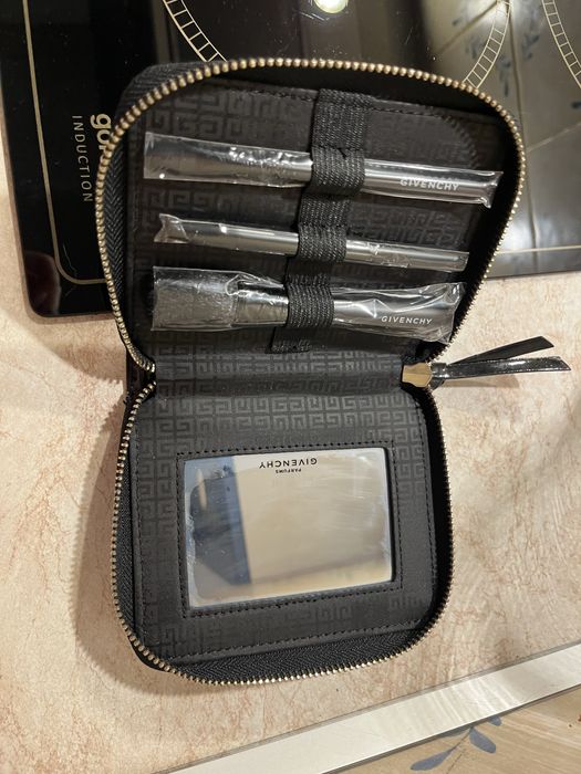 Set compact pensule de machiaj Givenchy