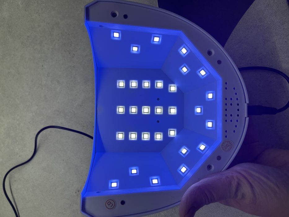 UV LED лампа за гел лак
