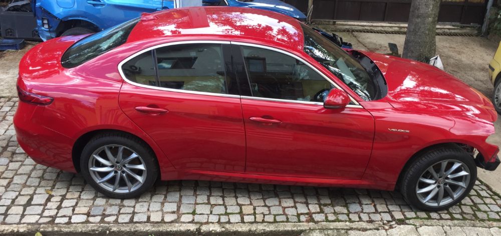 Алфа джулия Q4 2017г. 2.0 280кс