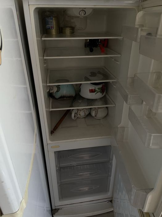 Продаем бу холодилник
