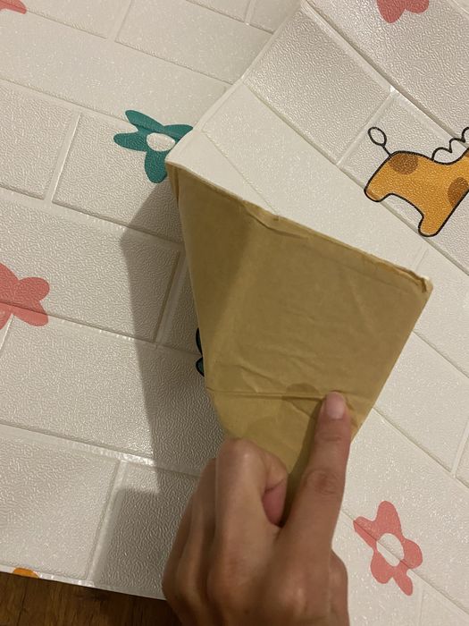 Обои клеющиеся детские