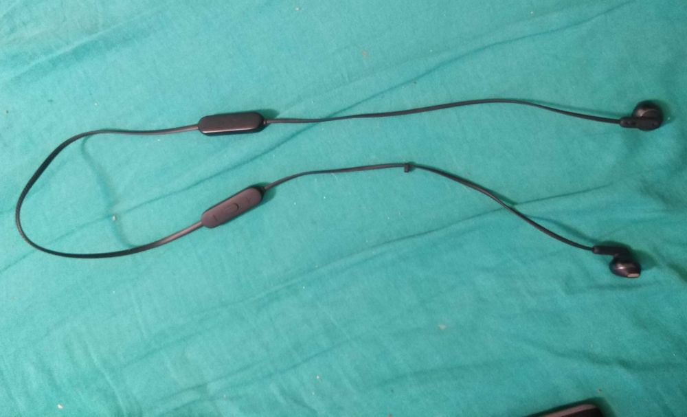 Casti cu Bluetooth JBL TUNE  215BT si 760NC